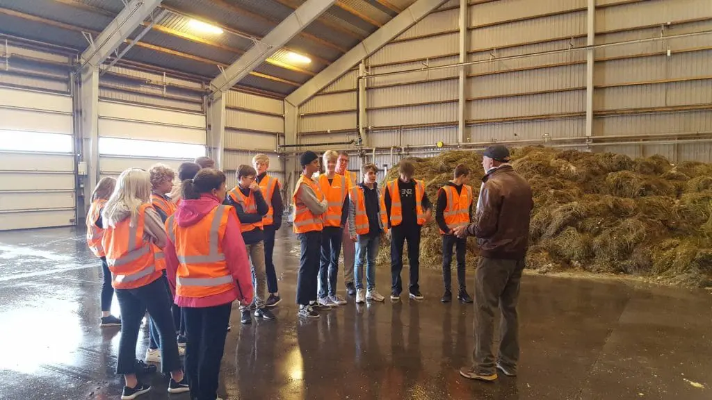 Rundvisning for skoleklasse, hos Solrød biogas